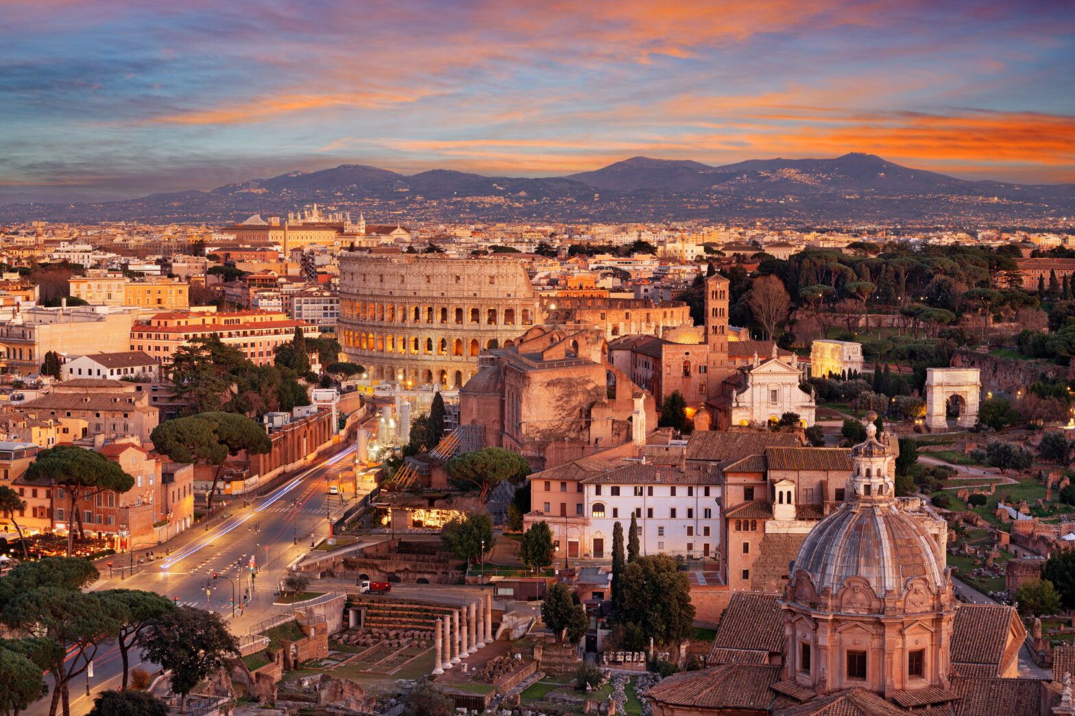 An unforgettable evening view in Rome